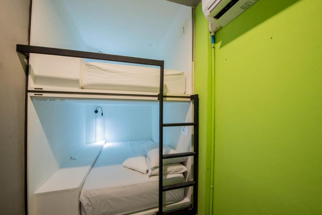 Elixir Hostel Банкок Екстериор снимка